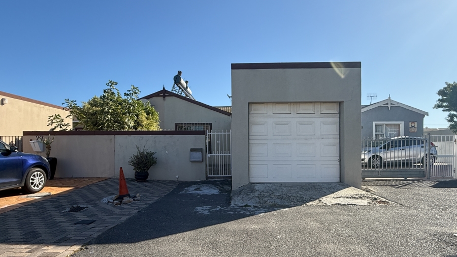 2 Bedroom Property for Sale in Glenwood Western Cape
